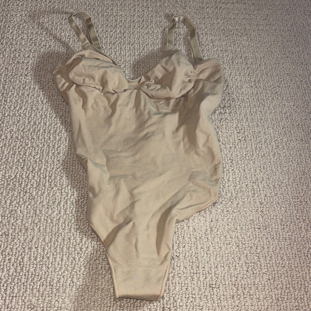 Skims Women's Scoop Neckline Seamless Sculpt Thong Bodysuit s/m
